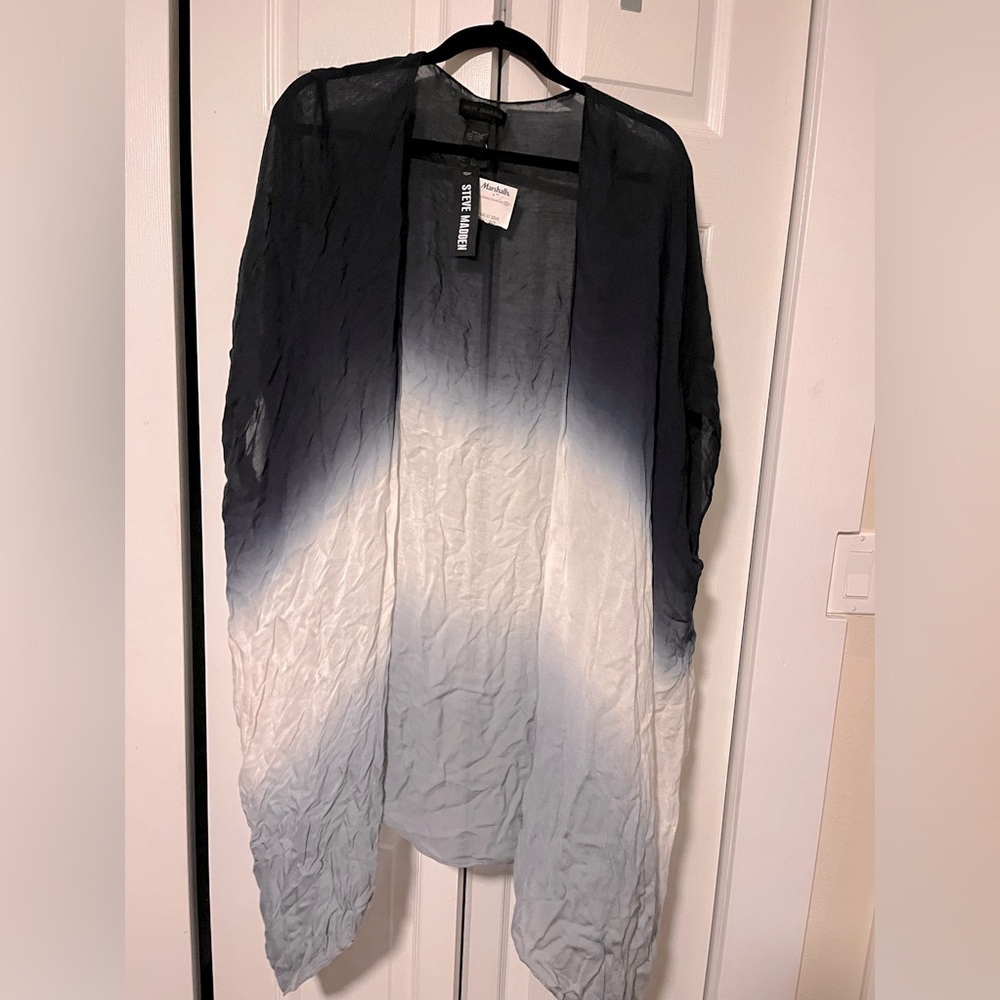 Steve Madden navy blue gray and white soft short sleeve top. OSFM NWT